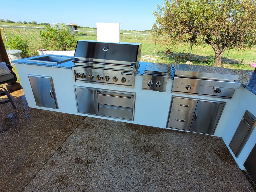 Custom outdoor kitchen built by Texas Patios Plus in south DFW