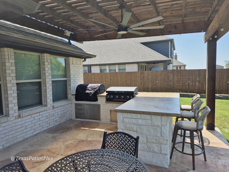 Custom outdoor kitchen built by Texas Patios Plus in south DFW